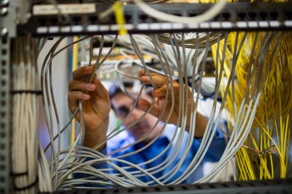 Why Businesses in Dubai Prefer End-to-End Cabling Service Providers